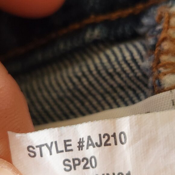 Madewell Slim Wide Leg Cropped Jeans (Reggie Wash) - Picture 10 of 14